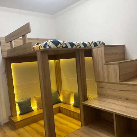 一线海景房seaview Apartment Луца Экстерьер фото