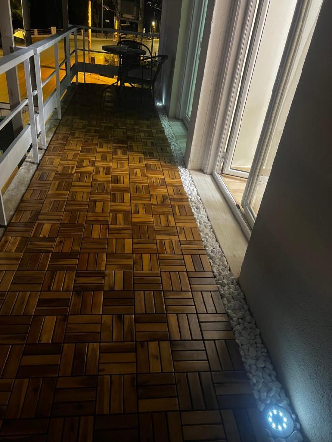 一线海景房seaview Apartment Луца Экстерьер фото